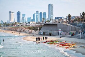 Moodne Tel Aviv |RIIAST| (al.142€)